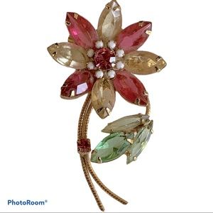 Vintage Rhinestone Flower Pin Brooch